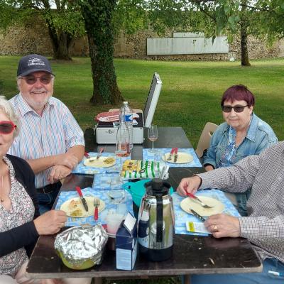 1er juin le Pique Nique à la ferme de la montagne à Liancourt
