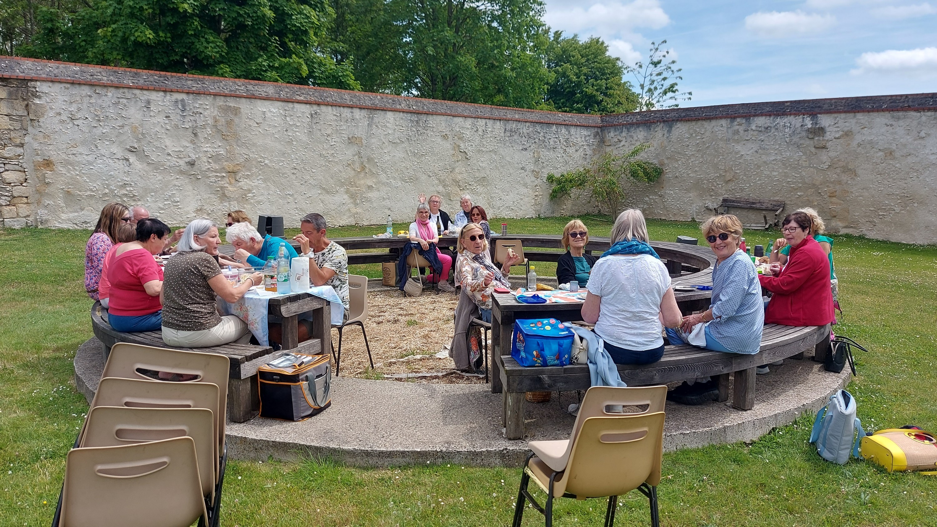 Le pique nique à la table ronde 