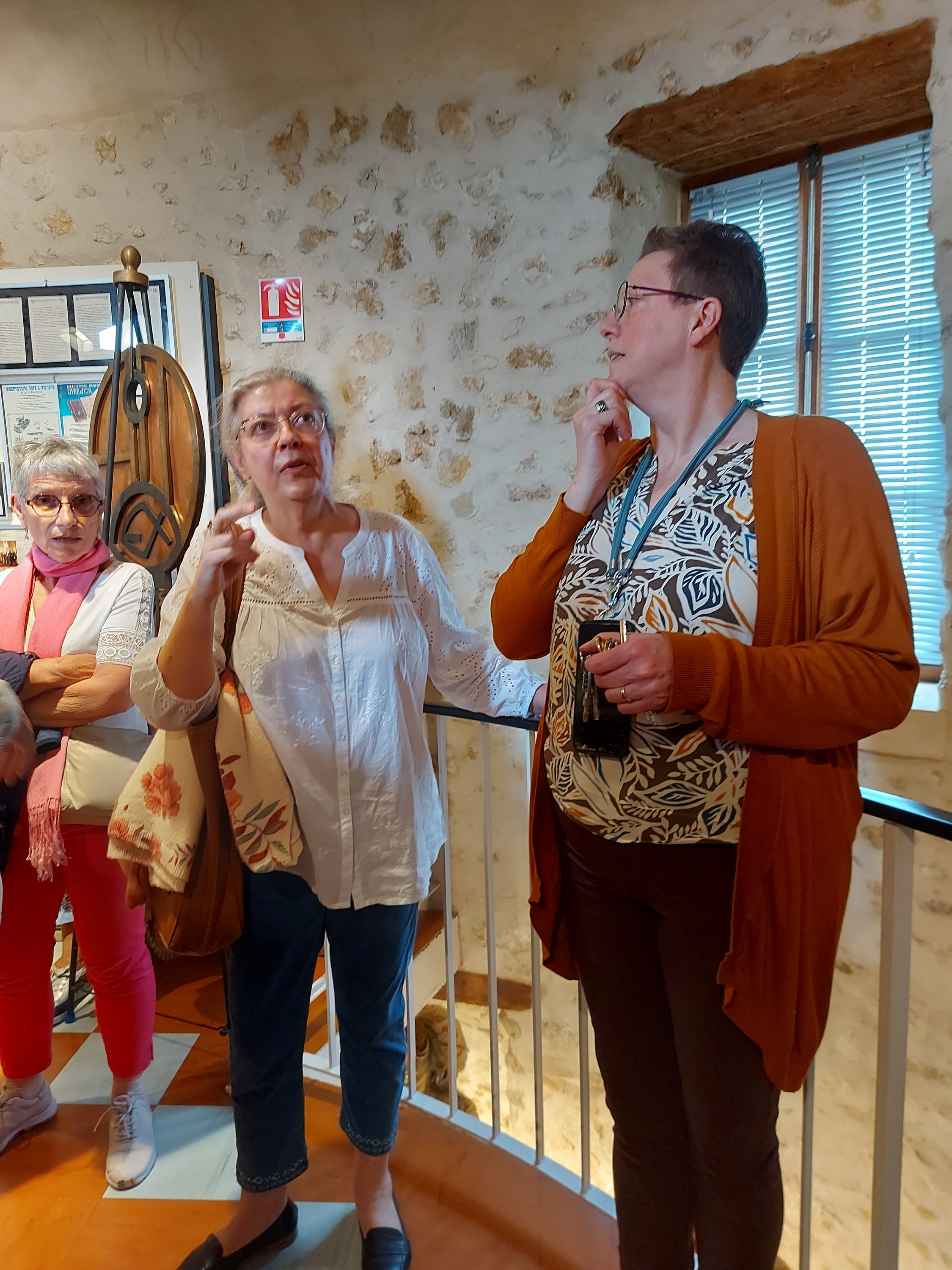 Isabelle et la guide locale