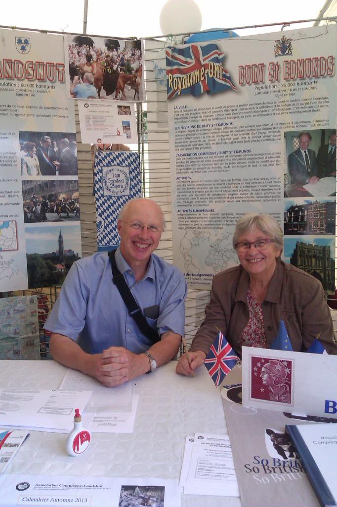 Marie George tenant la permanence.