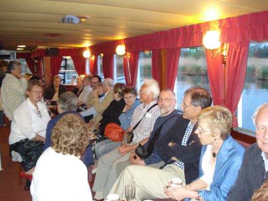 sur le bateau à aubes dans le Norfolk