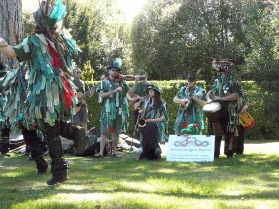 Les danseurs et les musiciens