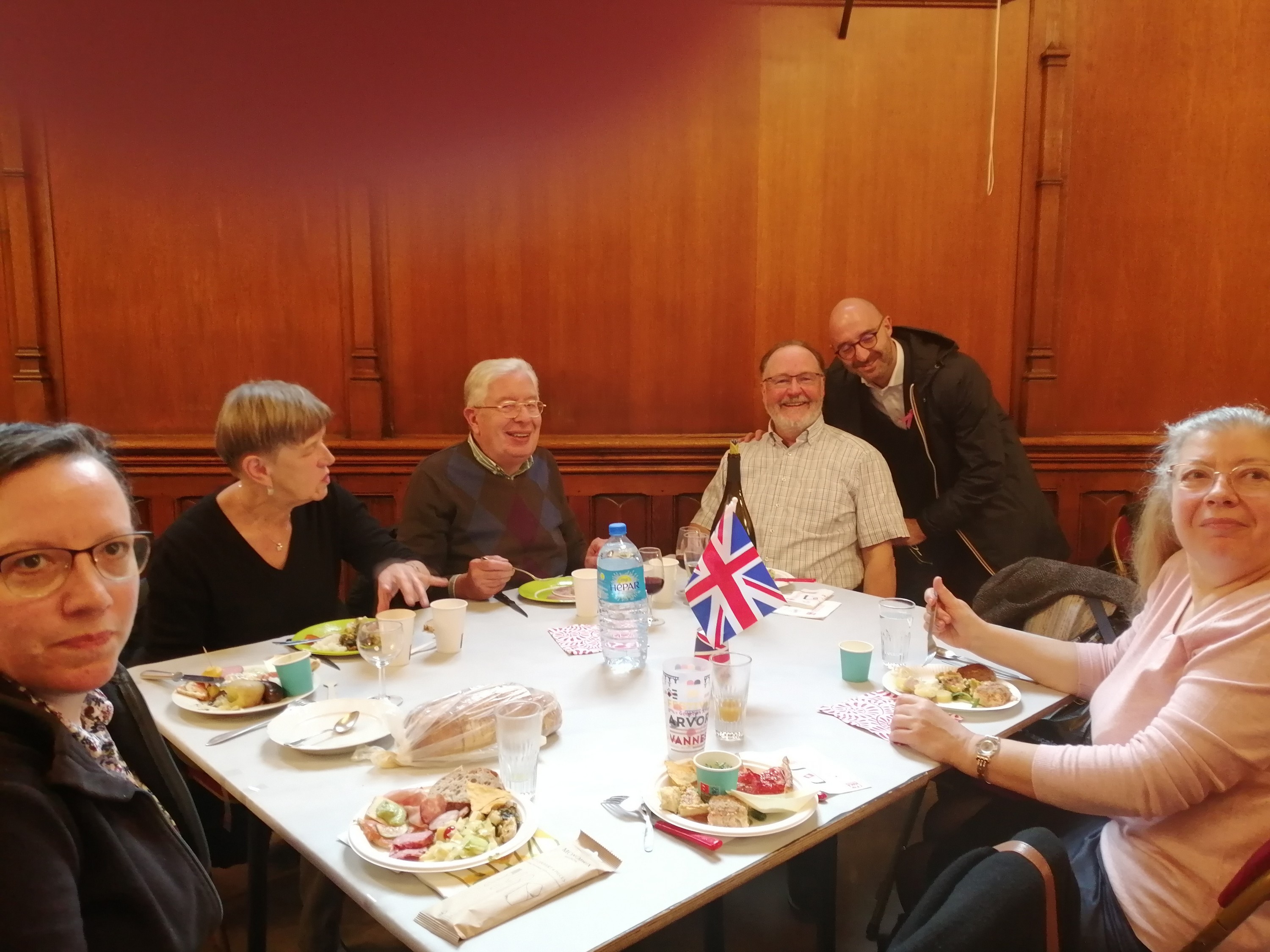 Les participants et le buffet