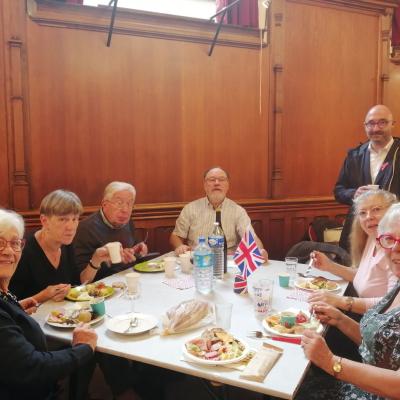 Les participants et le buffet