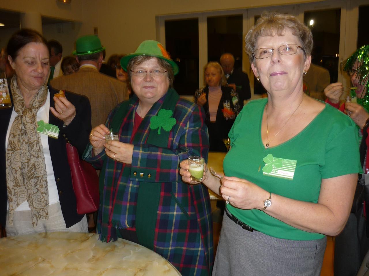 Betty, Nancy et Floriane en vert
