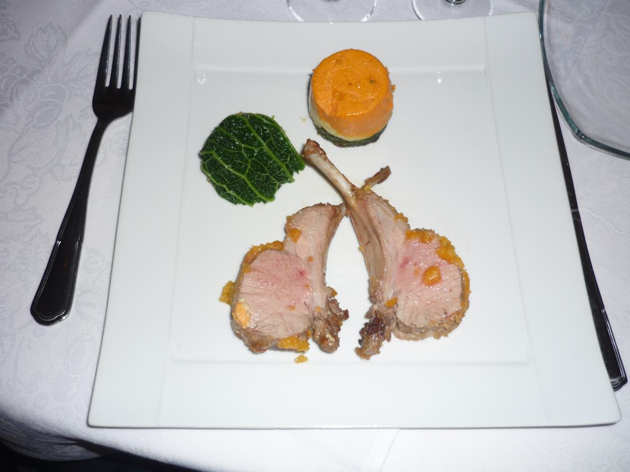 Très belle prestation des élèves de la section hôtelière du lycée CDG