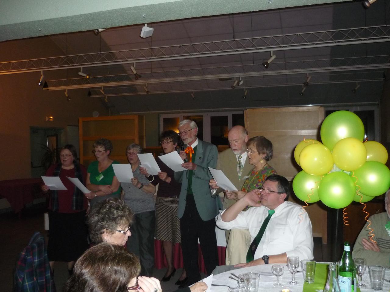 En France tout se termine par des chansons. - proverbe canadien