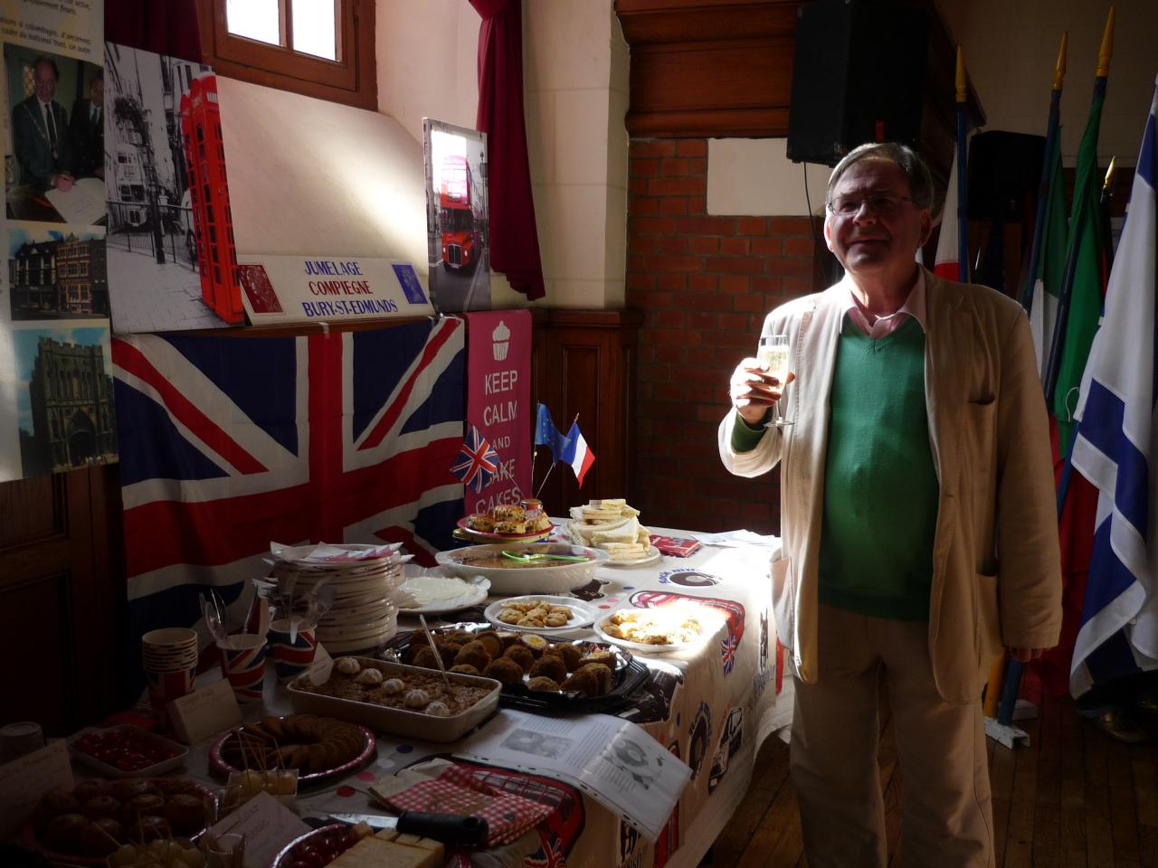 L'heure de l'apéritif et des discours officiels