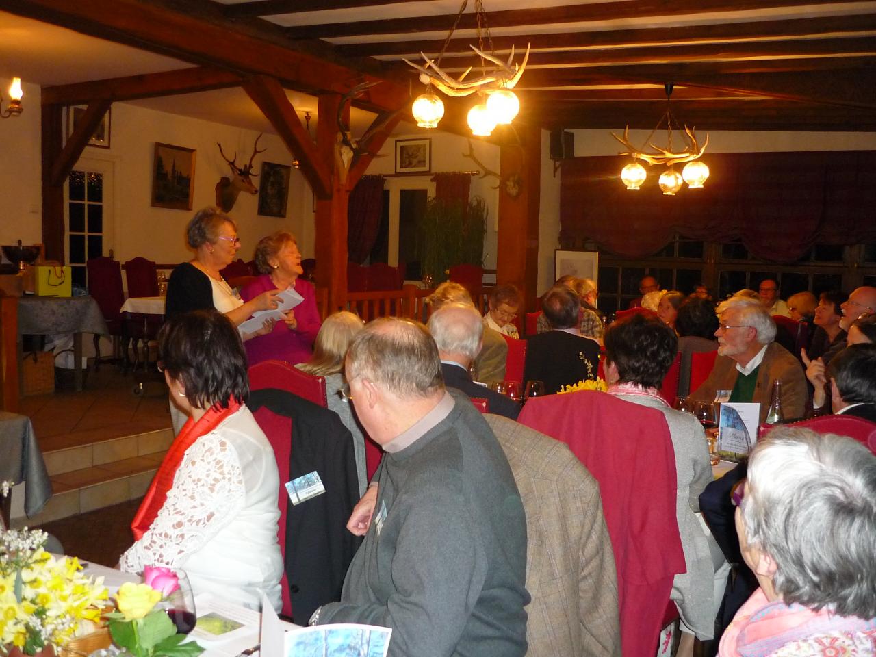 La salle écoute Floriane et Geneviève