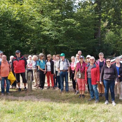 Les marcheurs au départ de l'aventure