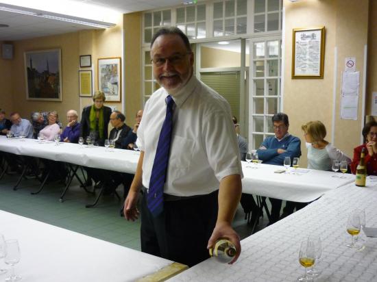 Un grand maître de la Confrérie des Bons Entonneurs Rabelaisiens